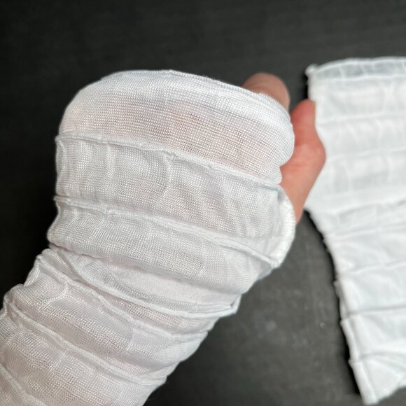 Ruffle Fingerless Gloves White Mummy Hand Warmers Bandage Fishnet Covers Ghost - Picture 3 of 4